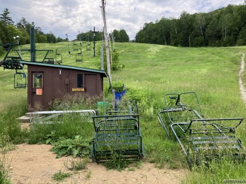 Hall-Sesselbahn, Ski Vorlage, 26. Juni 2022 - [url=https://www.remontees-mecaniques.net/bdd/reportage-tsf2-a-hall-ski-lift-5777.html]mehr Infos zur Anlage hier[/url]
