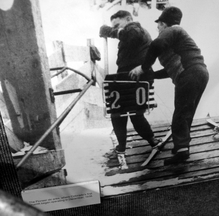 Colorado Ski Museum - Dezember 1939, erster Sessellift in Colorado (Pioneer Ski Area)
