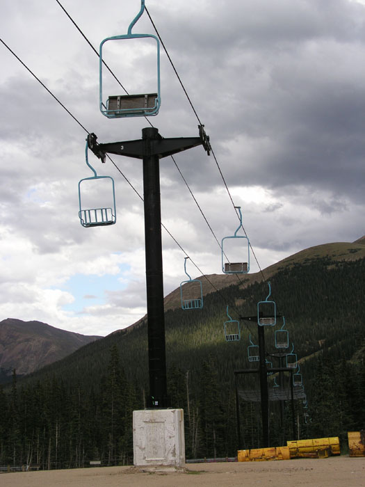 Loveland: Sessellift "Connecting Basin and Valley"
