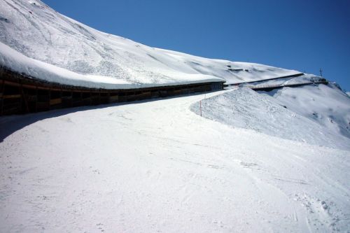 Der Gornergratbahn entlang nach Furi
