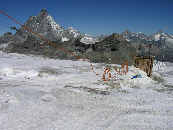 September 2004
