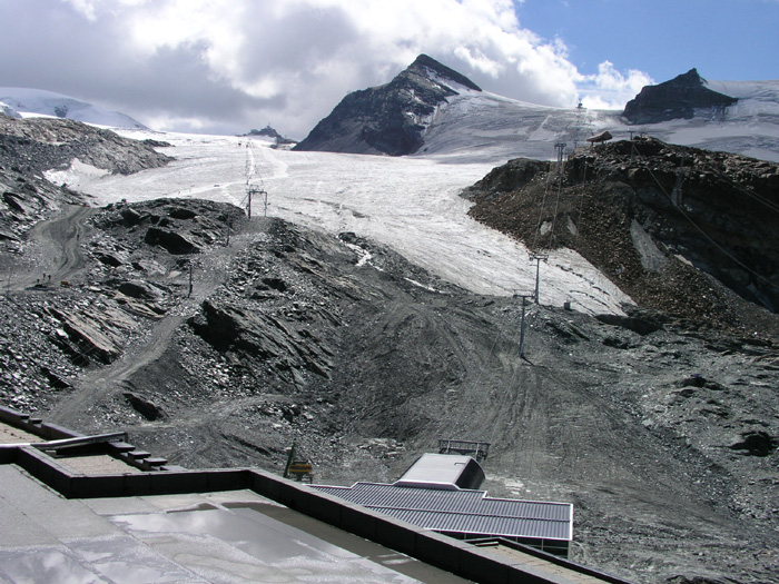September 2004
