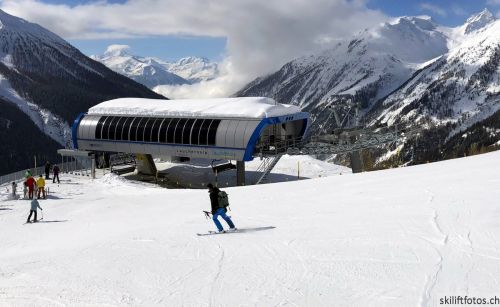 20. März 2018, neue Bartholet-6er-Sesselbahn nach Stafel
