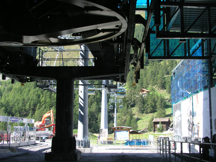 Ausfahrt Furi (2. Teil 8er-Gondelbahn Furi-Schwarzsee)
