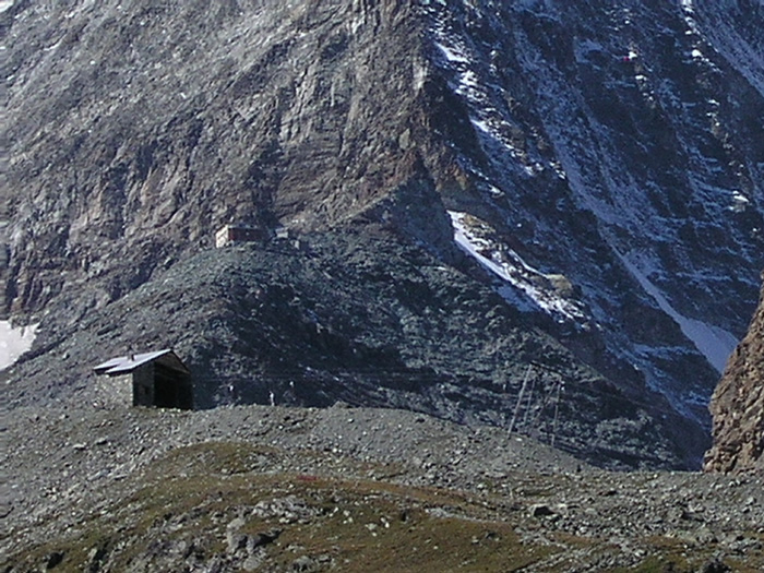 Bergstation Skilift Hörnli, im Hintergrund Hörnlihütte
