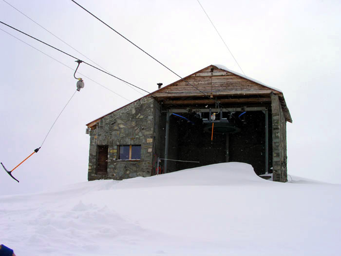 April 2005
