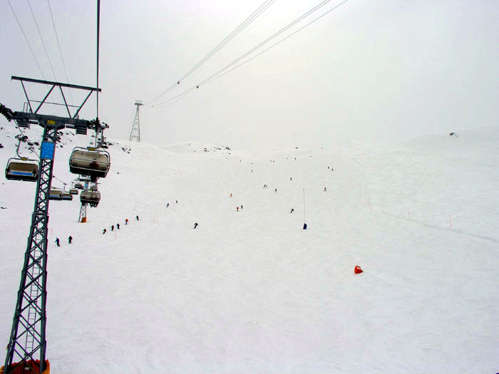 April 2005
