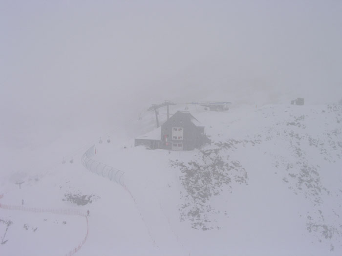 Rifugio Teodulo,  [url=http://www.tagesanzeiger.ch/dyn/reisen/aktivferien/576294.html]hier empfohlen[/url], April 2005
