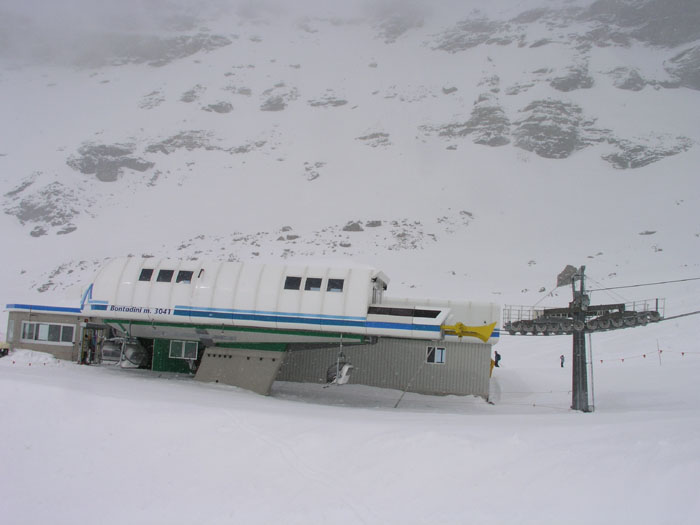 April 2005
