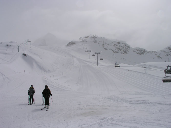 April 2005
