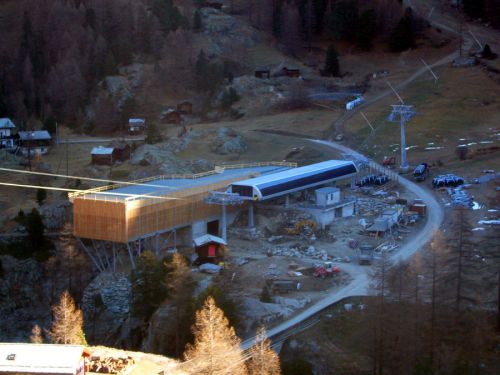 Bau der neuen Gondelbahn Furi-Riffelberg (Furi, 28. November 2006)
