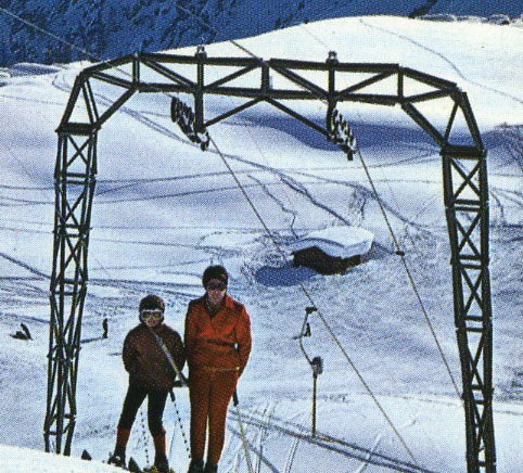 Detail aus dem obigen Bild, vermutlich Tebru-Skilift
