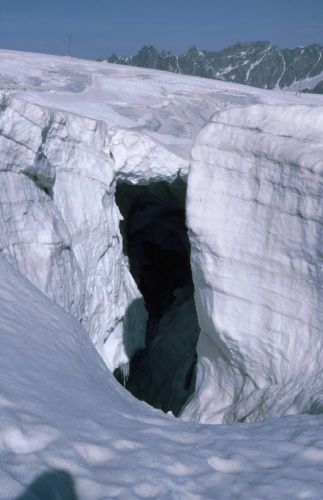 Theodulgletscher, Juli 1982 (Foto: intermezzo / [url=http://www.alpinforum.com/forum/viewtopic.php?t=16300&postdays=0&postorder=asc&start=75]Diskussion dazu in diesem Forum[/url])

