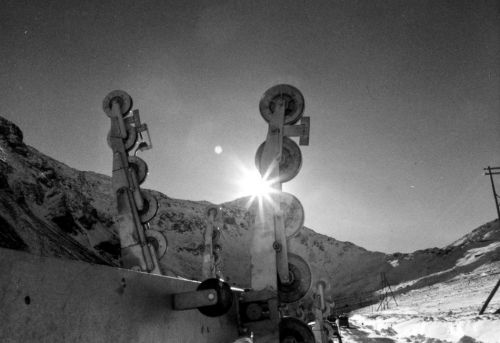 Heli-Montage des Skiliftes Bodmenstafel in Splügen, undatiert, vermutlich 1973
