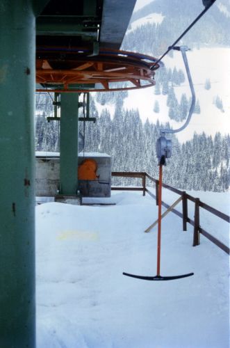 Talstation Skilift Schattenhalb (Jaun) Gehängetyp SL-MX (ohne Hydropumpe), Februar 1980
