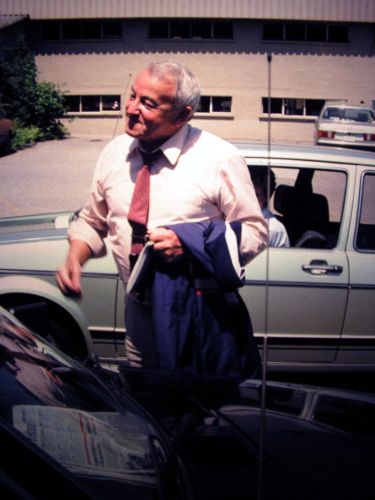 Walter Städeli ([url=http://www.jacomet.ch/themen/skilift/album/displayimage.php?pos=-5436]11. Oktober 1921 - 11. Dezember 2006[/url]) im Sommer 1985 
