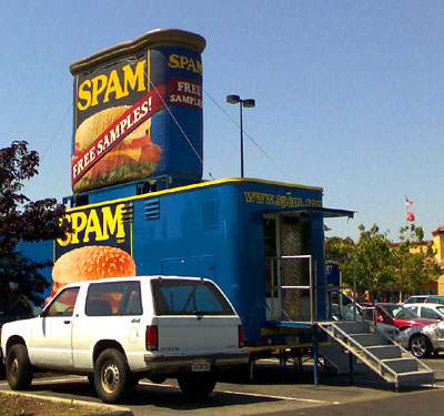 Get inside this Spam - Union City, beim WAL MART, 5. August 2006
