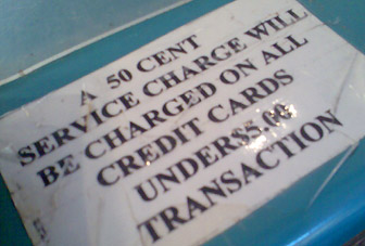 Mühsam - kommt auch in den USA immer mehr... nieder mit den Bankspesen!