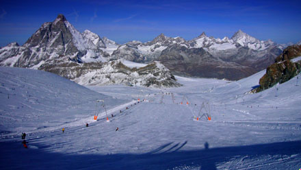Zermatt, Plateau Rosa, 27. November 2006: Immerhin hier kann man richtig gut Ski fahren