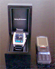 Sony Ericsson MBW-100 und W850i - nette Uhrenverpackung, mangelhafter Inhalt (Januar 2007)