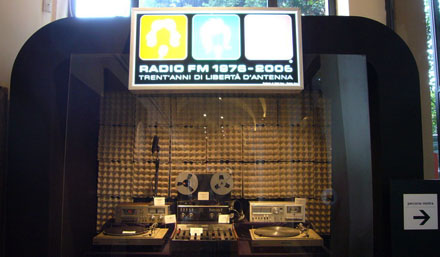 Fast wie bei RaBe anno 1996... (Mueso di Roma in Trastevere, Sonderschau 30 Jahre Privatradios, September 2007)