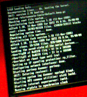 Der Ticketautomat vom Bahnhof Wengen ist am booten... (14.12.2007, 21 Uhr)