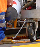 Eine neue Strassenmarkierung entsteht