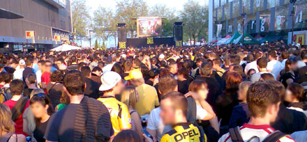 Grossleinwand im Wandorf, Stimmung wie selten (10. Mai 2008)