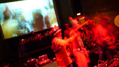 Ein denkwürdiger Abend in Bern: Holland-Frankreich 4:1 - orange Feiern im Schlachthaus