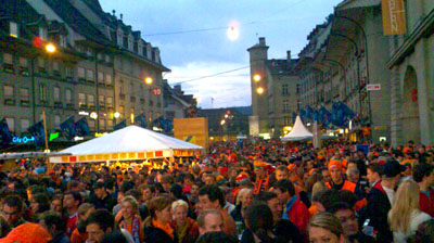 Voller Kornhausplatz für Holland-Rumänien (17. Juni 2008) - Klicken für mehr