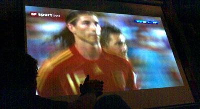 Mehr Tore wären nett gewesen - aber jede Niederlage von Deutschland ist OK (29. Juni 2008, im Kairo)