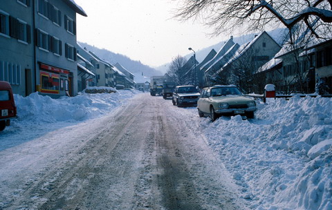 Schneerekord in Itingen BL, Februar 1986 (Klick)
