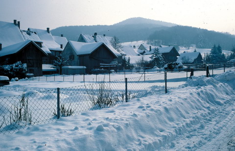 Schneerekord in Itingen BL, Februar 1986 (Klick)